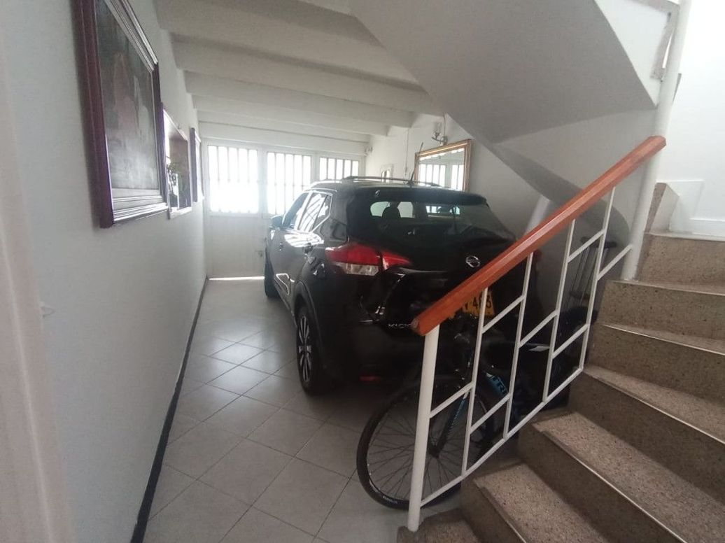 Casa de 5 alcobas en venta en Bellavista Occidental, Bogotá, 250 m² · foto 5 de 20
