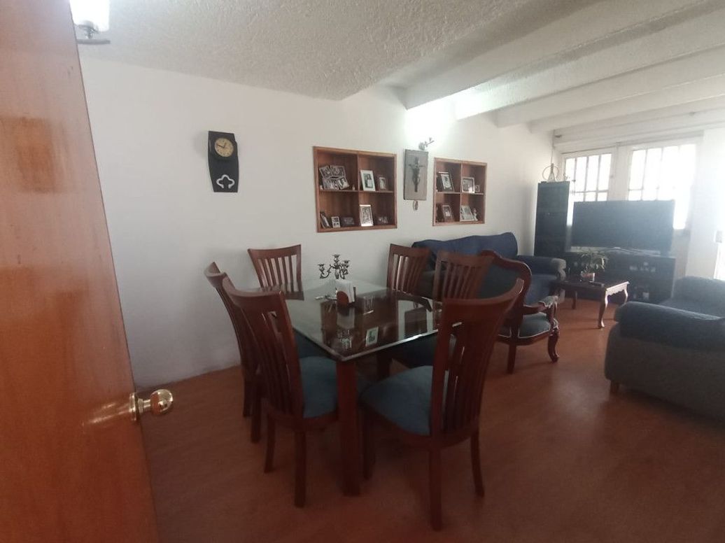 Casa de 5 alcobas en venta en Bellavista Occidental, Bogotá, 250 m² · foto 6 de 20