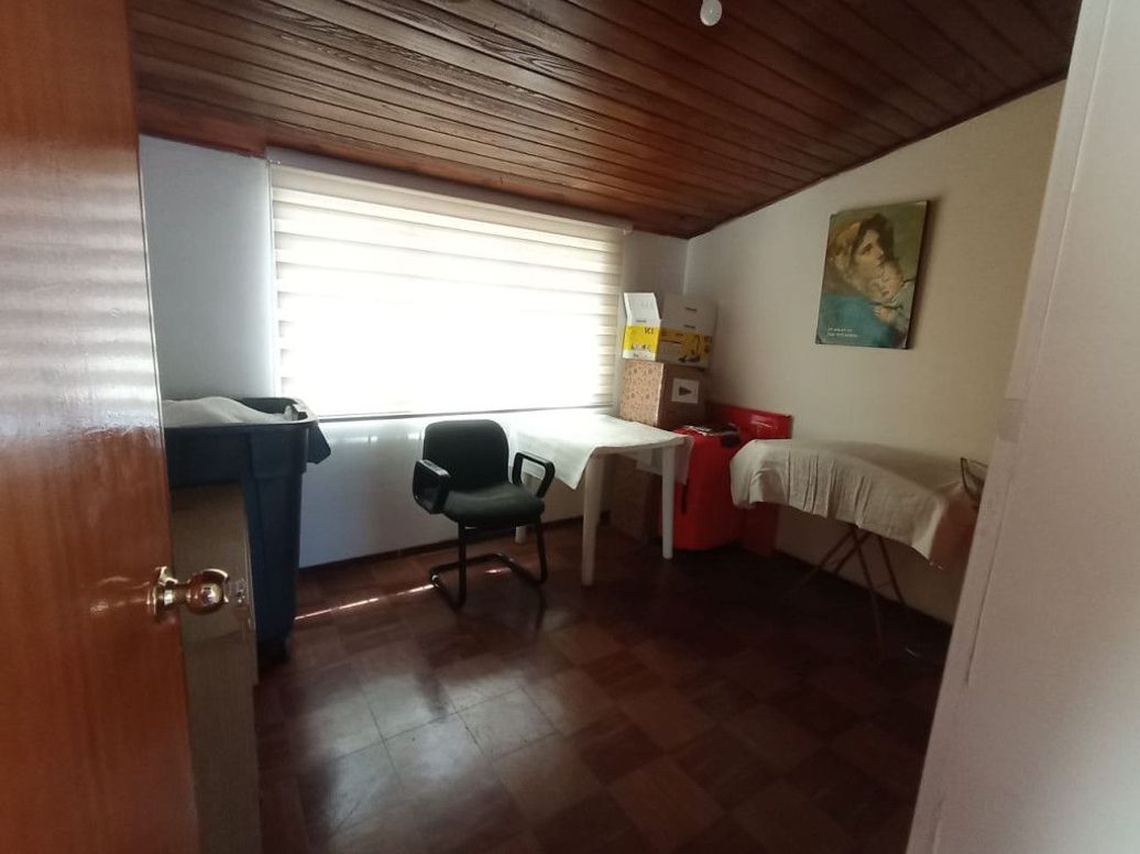 Casa de 5 alcobas en venta en Bellavista Occidental, Bogotá, 250 m² · foto 11 de 20