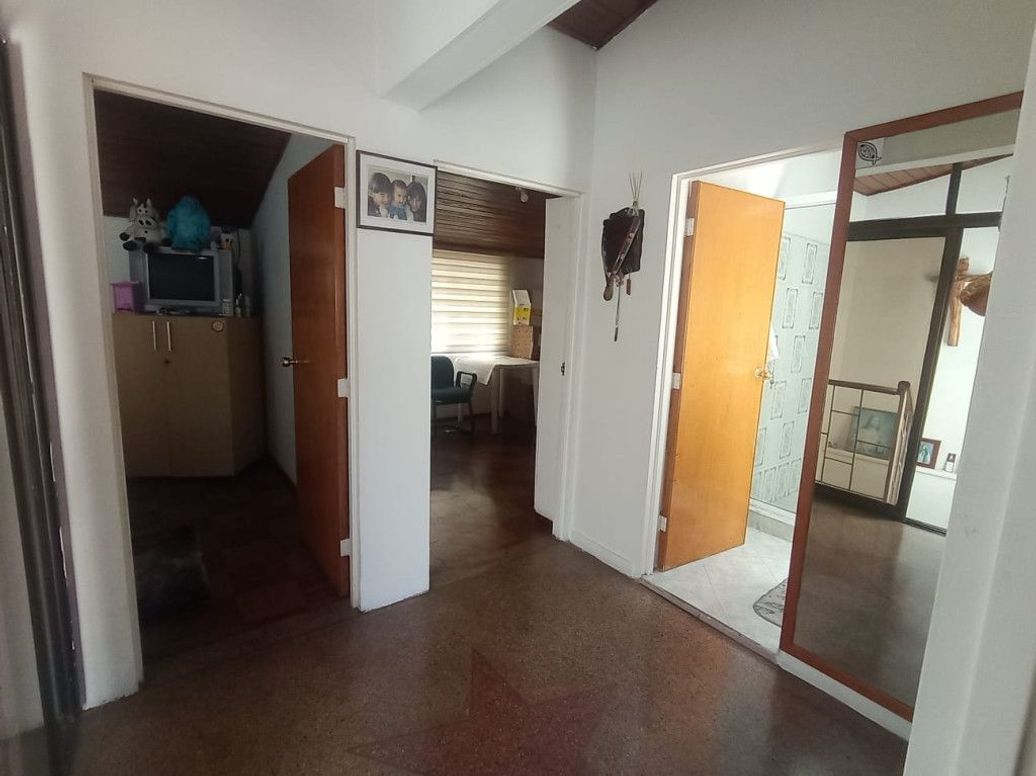 Casa de 5 alcobas en venta en Bellavista Occidental, Bogotá, 250 m² · foto 10 de 20