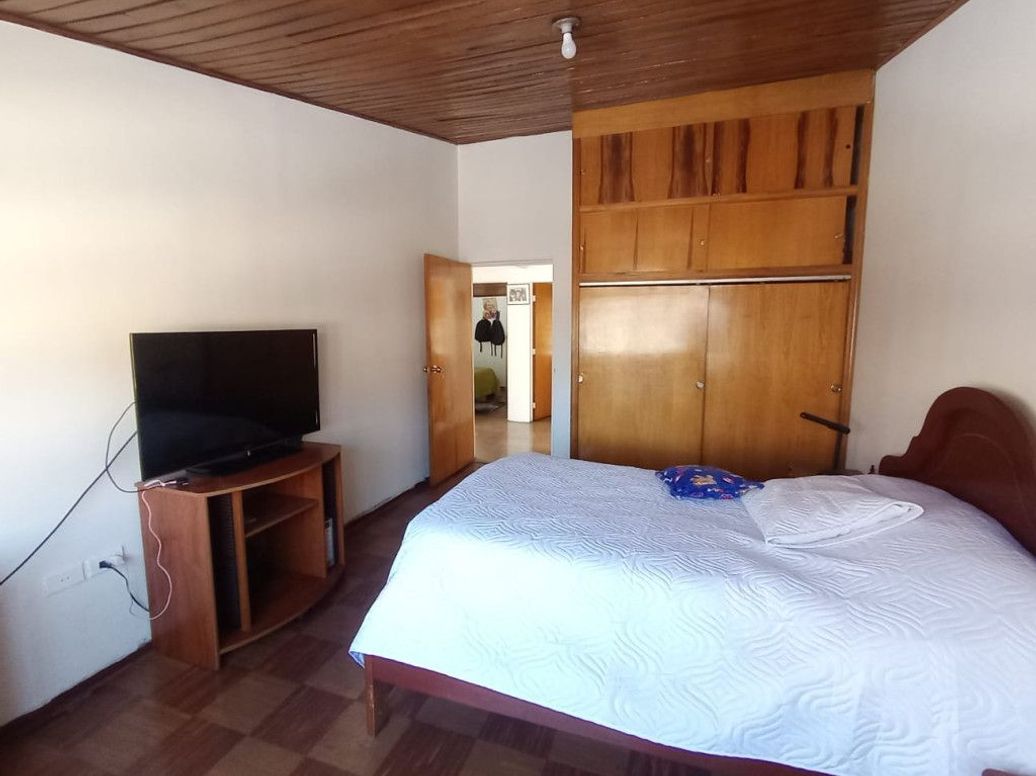 Casa de 5 alcobas en venta en Bellavista Occidental, Bogotá, 250 m² · foto 13 de 20