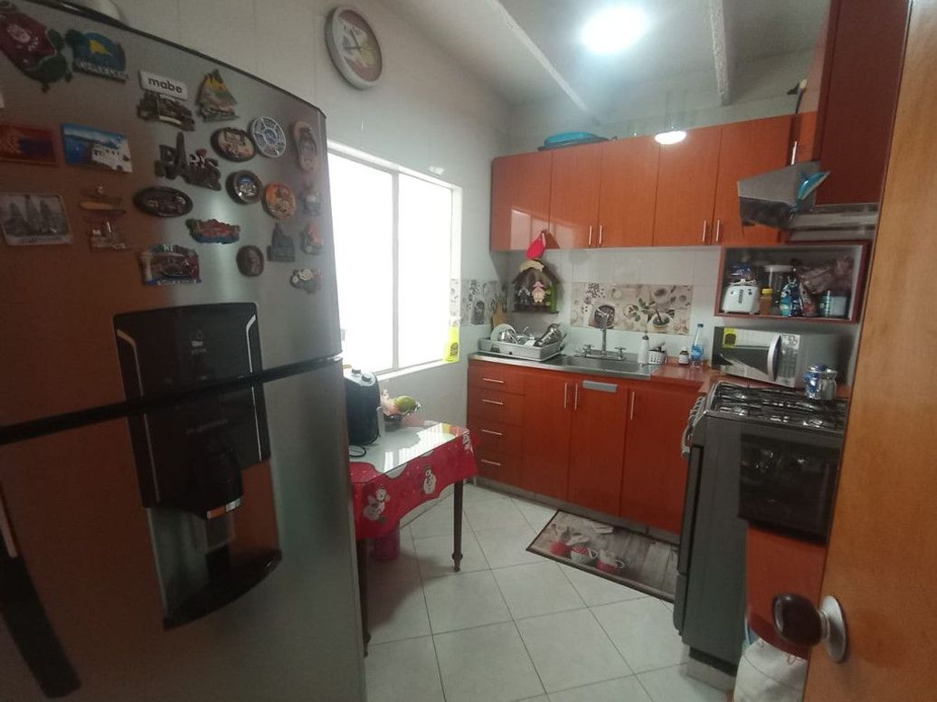 Casa de 5 alcobas en venta en Bellavista Occidental, Bogotá, 250 m² · foto 17 de 20