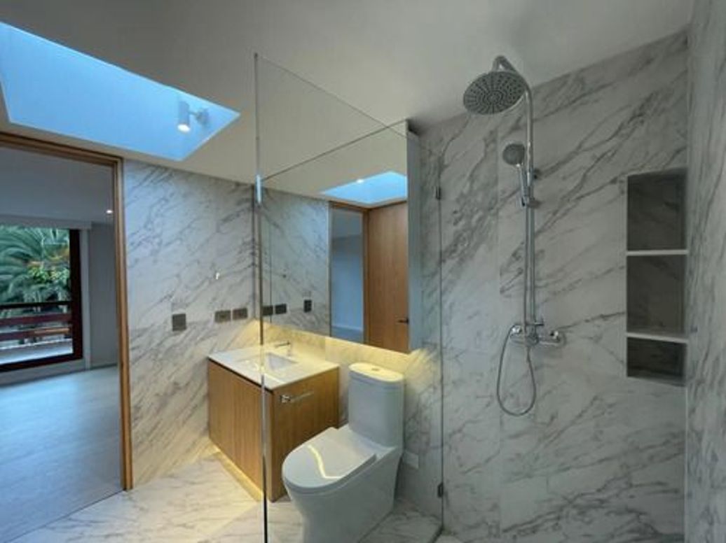 Casa de 3 alcobas en venta en Santa Barbara Alta, Bogotá, 200 m² · foto 4 de 9