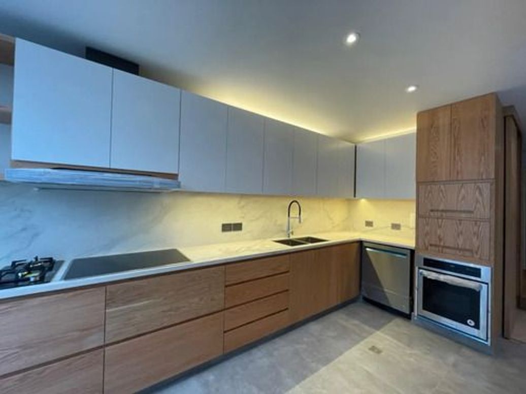 Casa de 3 alcobas en venta en Santa Barbara Alta, Bogotá, 200 m² · foto 2 de 9