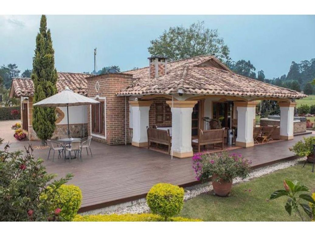 Espectacular Casa en Llanogrande en Villa Carlota