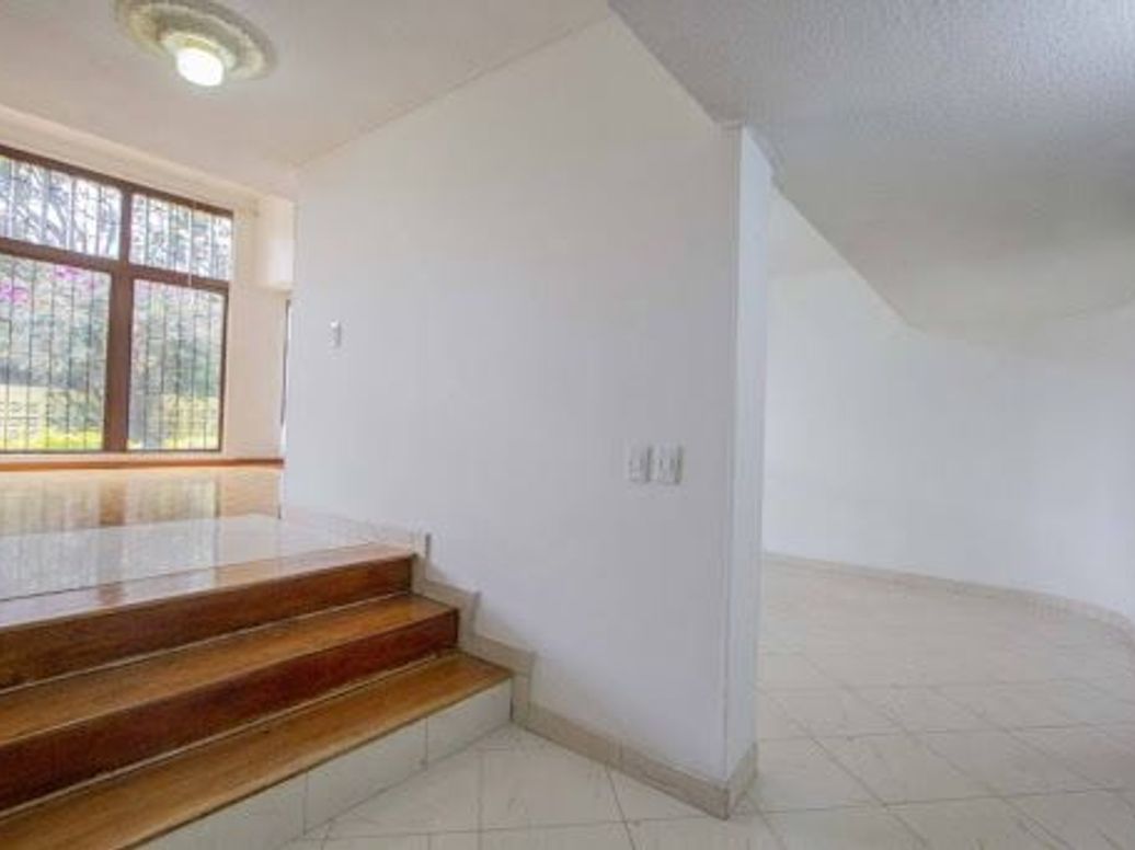 Casa de 4 alcobas en venta en La Floresta Norte, Bogotá, 205 m² · foto 5 de 20