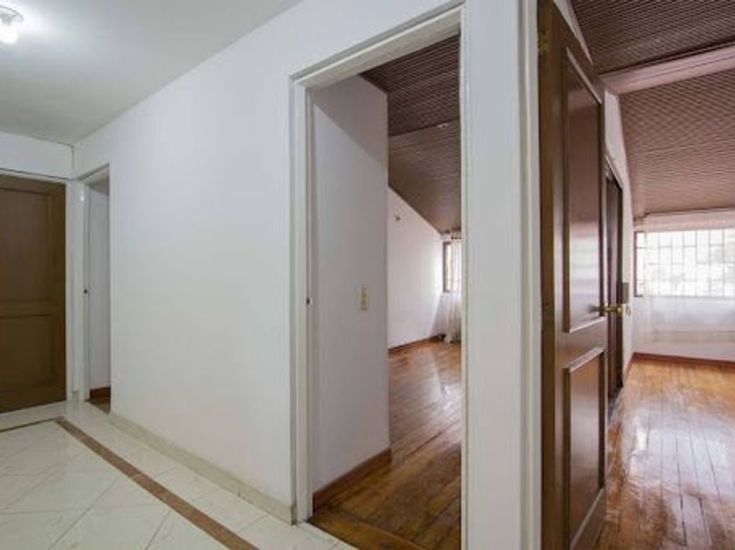 Casa de 4 alcobas en venta en La Floresta Norte, Bogotá, 205 m² · foto 13 de 20