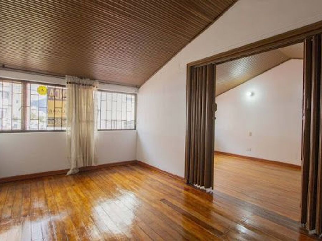 Casa de 4 alcobas en venta en La Floresta Norte, Bogotá, 205 m² · foto 15 de 20