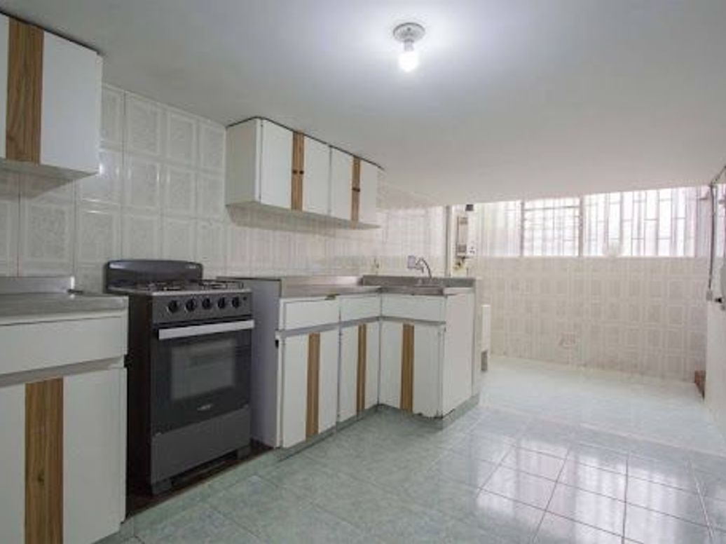 Casa de 4 alcobas en venta en La Floresta Norte, Bogotá, 205 m² · foto 10 de 20
