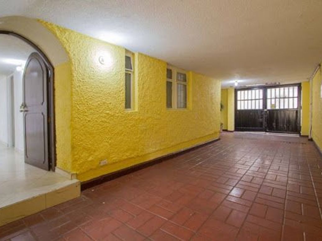 Casa de 4 alcobas en venta en La Floresta Norte, Bogotá, 205 m² · foto 2 de 20