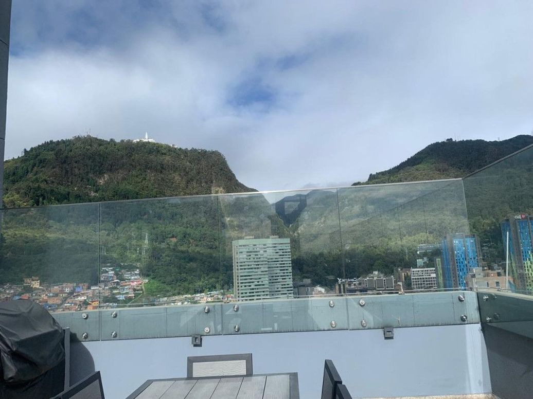 Apartamento de 2 alcobas en venta en Las Nieves, Bogotá, 106 m² · foto 3 de 20