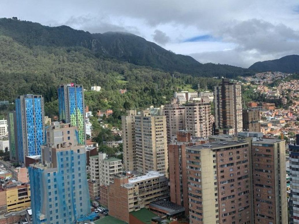 Apartamento de 2 alcobas en venta en Las Nieves, Bogotá, 106 m² · foto 2 de 20