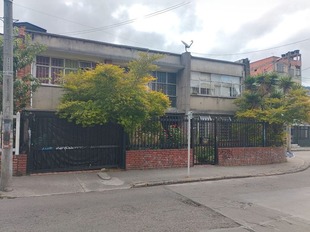 Casa de 5 alcobas en venta en Chapinero Sur Occidental, Bogotá, 363 m² · foto 3 de 13