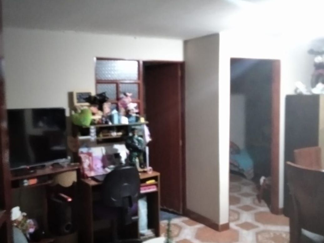 Casa de 14 alcobas en venta en Gran Britalia, Bogotá, 123 m² · foto 8 de 9