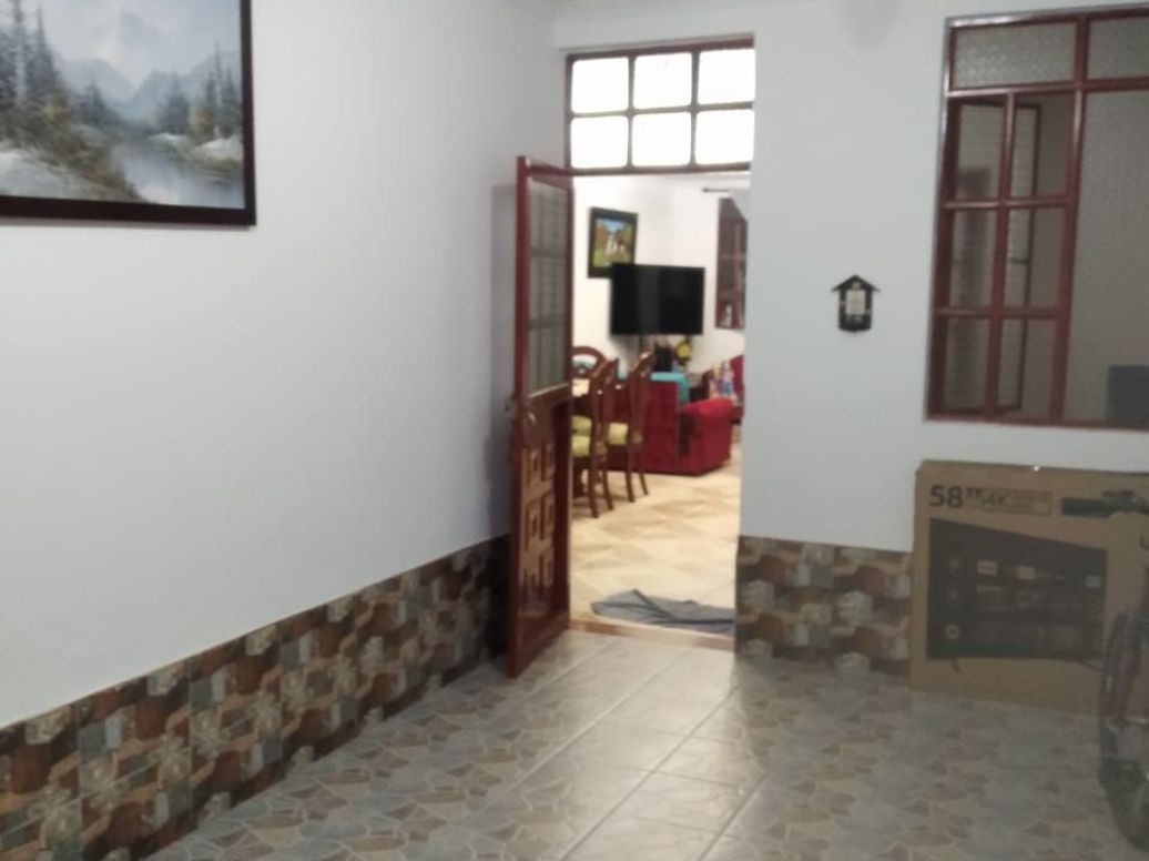 Casa de 14 alcobas en venta en Gran Britalia, Bogotá, 123 m² · foto 2 de 9