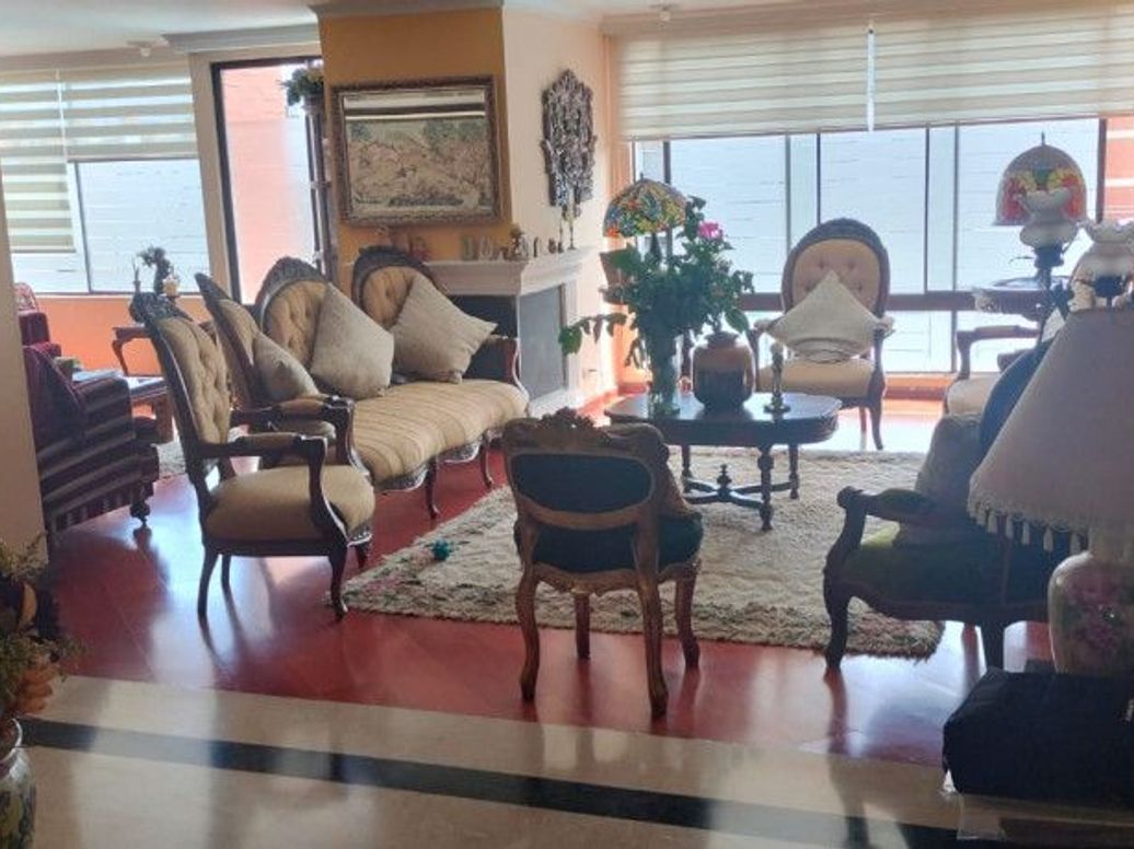 Apartamento de 4 alcobas en venta en Santa Barbara Central, Bogotá, 247 m² · foto 7 de 20