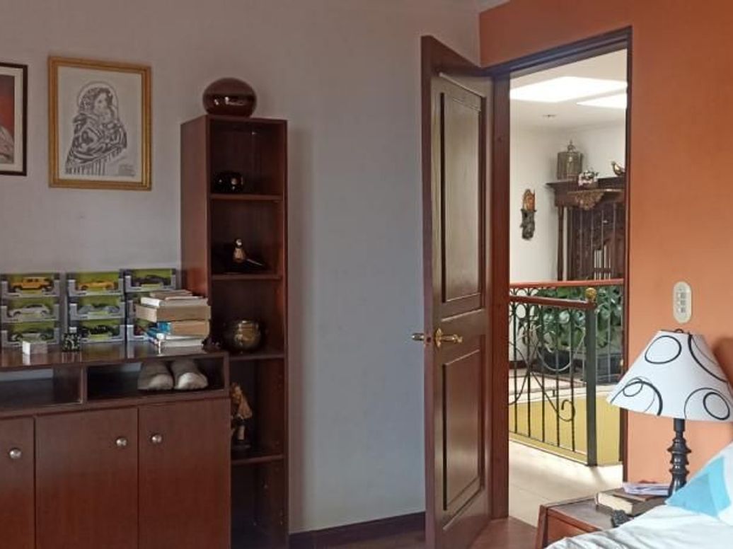 Apartamento de 4 alcobas en venta en Santa Barbara Central, Bogotá, 247 m² · foto 17 de 20