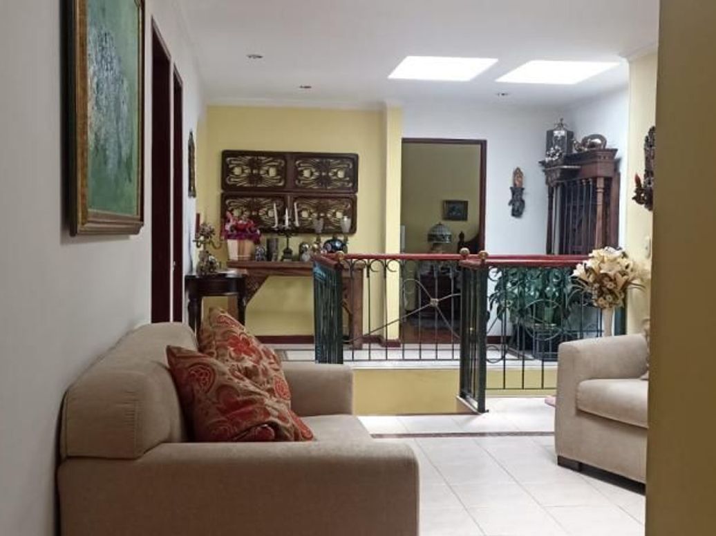 Apartamento de 4 alcobas en venta en Santa Barbara Central, Bogotá, 247 m² · foto 4 de 20