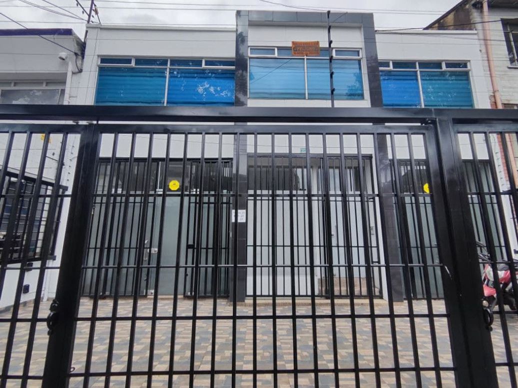 Casa de 3 alcobas en venta en San Luis, Bogotá, 322 m² · foto 17 de 18
