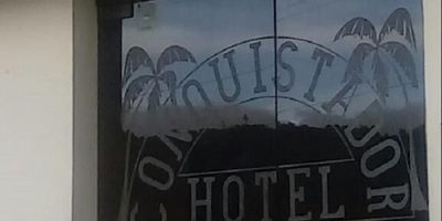 Administradora AAVAL Vende/Permuta por inmueble de menos valor excelente casa hotel ubicado en Villapinzon con diecisiete habitaciones pisos en ceramica y madera laminada parqueaderos frente seis punto setenta metros cuadrados fondo veinticinco metros cuadrados