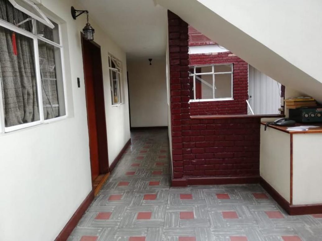 Casa de 10 alcobas en venta en Tivaque, Bogotá, 358 m² · foto 3 de 11