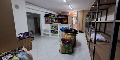 
Se arrienda local comercial con excelente ubicacion en el Super Centro de la Moda de Itagui!  En centro comercial ubicado sobre la Avenida Guayabal, una de las principales vias de la ciudad, y se encuentra muy cerca de las estaciones del metro, lo que lo convierte en un punto estrategico para atraer a cientos de clientes a diario.

Ideal para tu negocio, con amplios espacios que puedes adaptar a tus necesidades, en una zona de gran afluencia comercial. Si buscas visibilidad, acceso facil y una ubicacion privilegiada, esta es tu oportunidad!

No dejes pasar esta oportunidad unica! Contactanos ahora para mas informacion y agendar tu visita. Es el momento de llevar tu negocio al siguiente nivel!