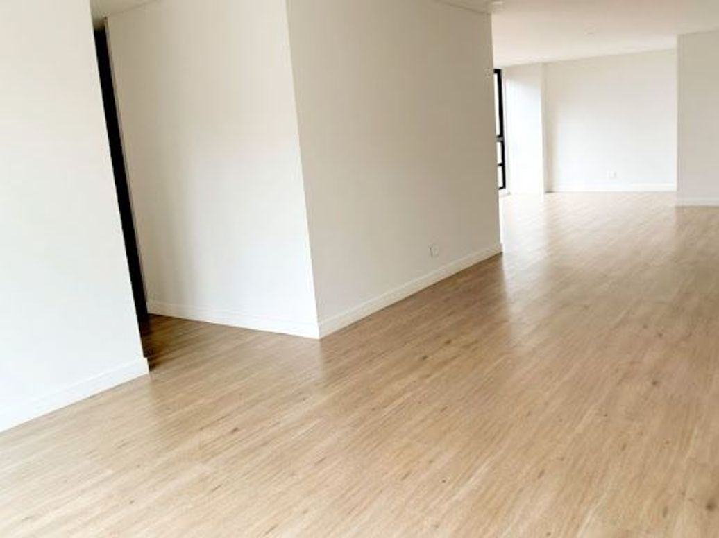 Apartamento de 3 alcobas en venta en El Virrey, Bogotá, 149 m² · foto 3 de 20