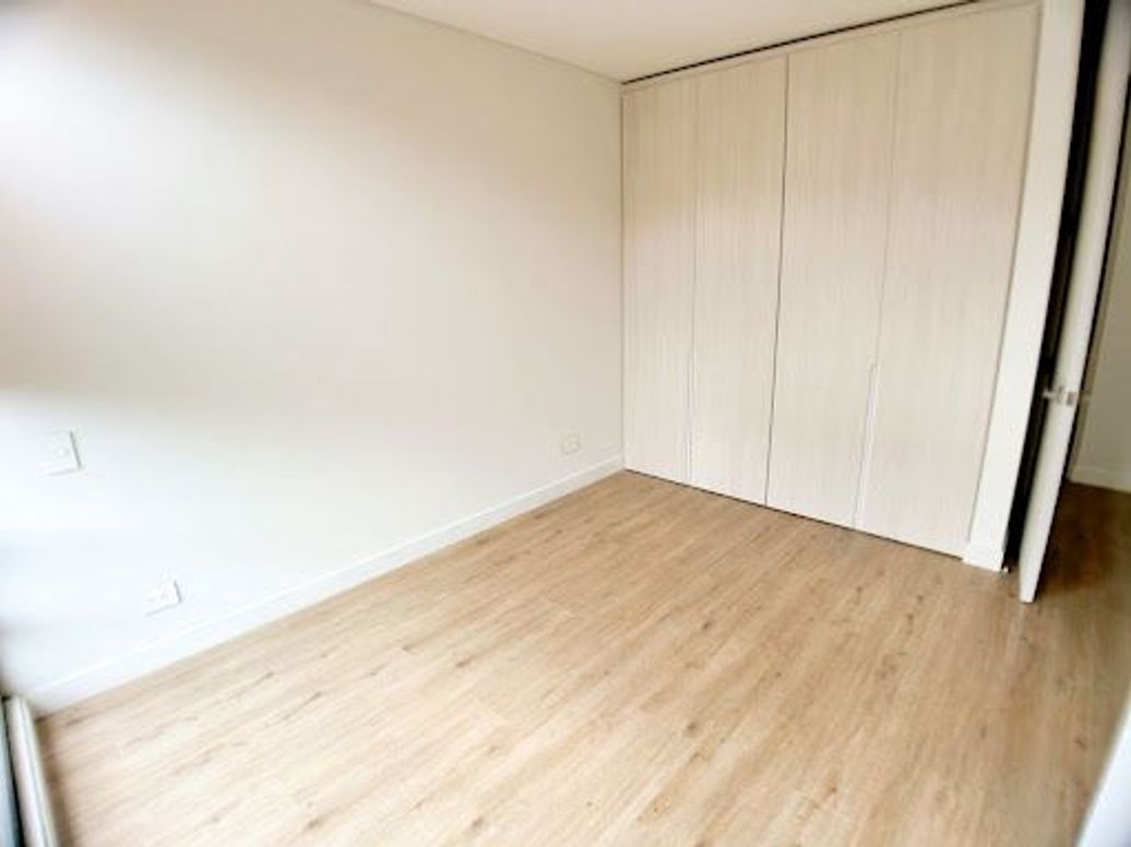 Apartamento de 3 alcobas en venta en El Virrey, Bogotá, 149 m² · foto 8 de 20