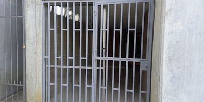 Venta de  local amplio, en el primer piso  en Copacabana. cuenta con 2 baños. parqueadero común muy cerca. tiene muy buena iluminación y ventilación. ubicado en una esquina. muy buenas rutas de acceso y de transporte. 