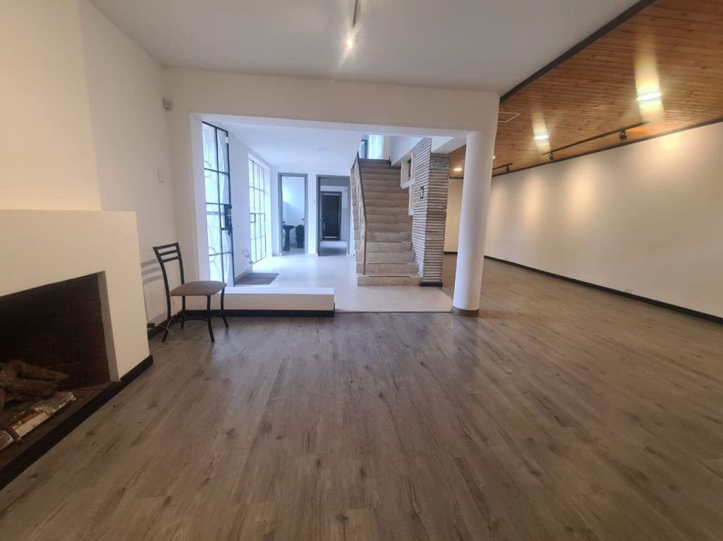 Casa de 5 alcobas en venta en Banco Central, Bogotá, 233 m² · foto 4 de 20