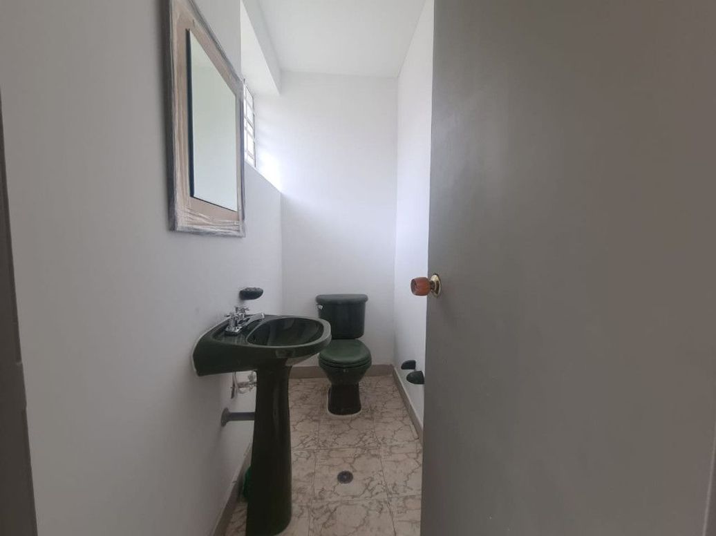 Casa de 5 alcobas en venta en Banco Central, Bogotá, 233 m² · foto 5 de 20