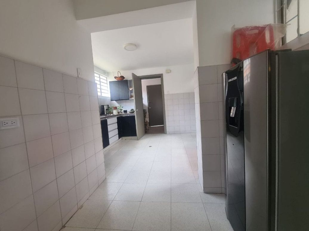 Casa de 5 alcobas en venta en Banco Central, Bogotá, 233 m² · foto 8 de 20