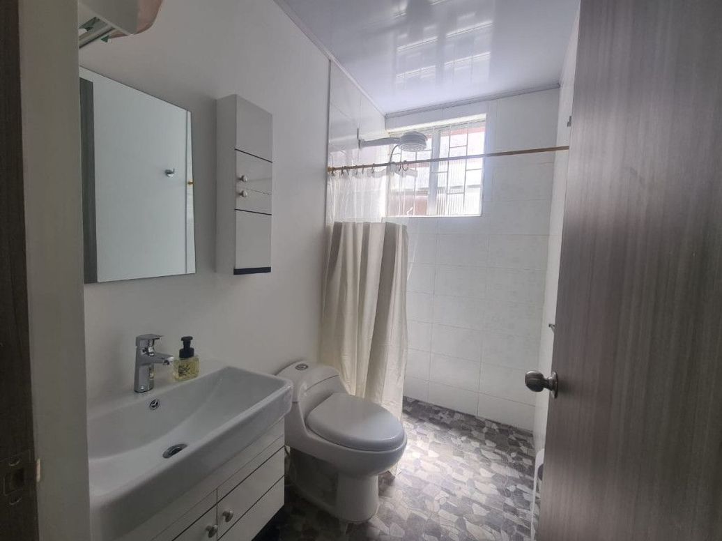 Casa de 5 alcobas en venta en Banco Central, Bogotá, 233 m² · foto 10 de 20