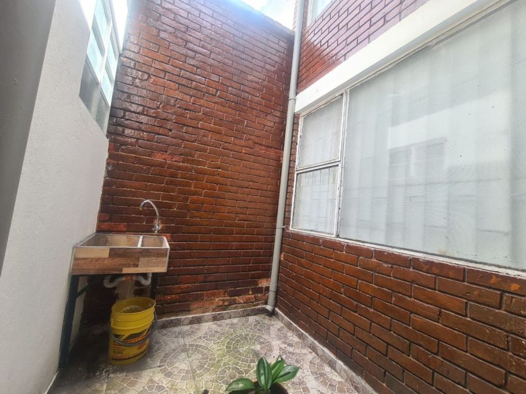 Casa de 5 alcobas en venta en Banco Central, Bogotá, 233 m² · foto 12 de 20