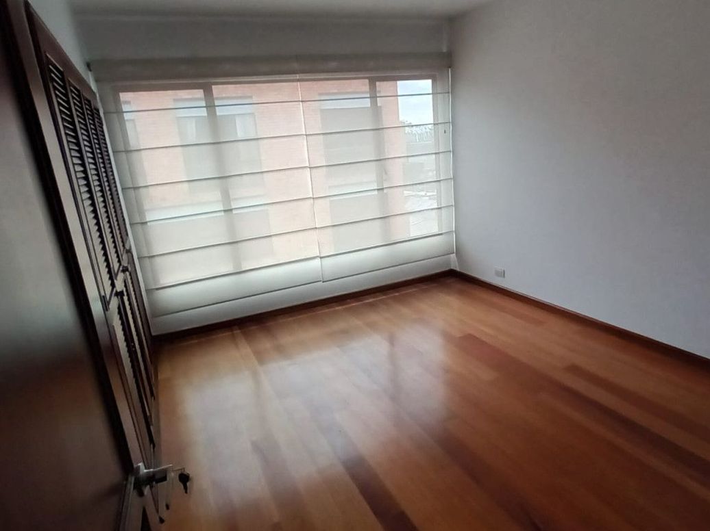Apartamento de 3 alcobas en venta en La Cabrera, Bogotá, 165 m² · foto 10 de 18