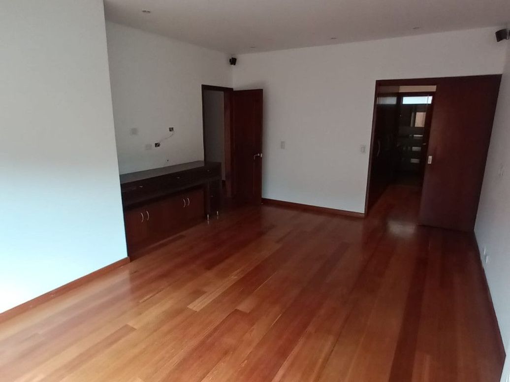 Apartamento de 3 alcobas en venta en La Cabrera, Bogotá, 165 m² · foto 6 de 18
