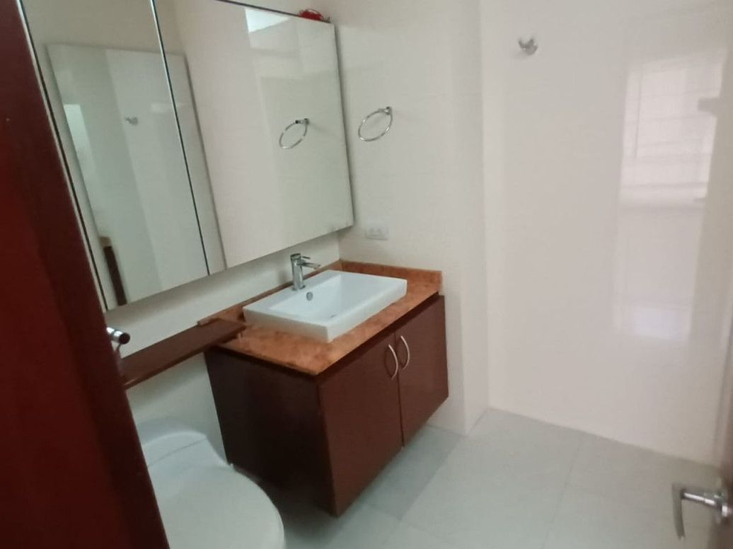 Apartamento de 3 alcobas en venta en La Cabrera, Bogotá, 165 m² · foto 13 de 18