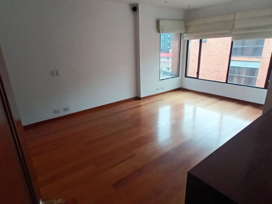 Apartamento de 3 alcobas en venta en La Cabrera, Bogotá, 165 m² · foto 7 de 18