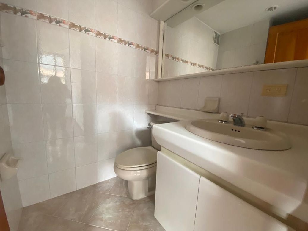 Apartamento de 5 alcobas en venta en Santa Barbara Occidental, Bogotá, 172 m² · foto 15 de 15