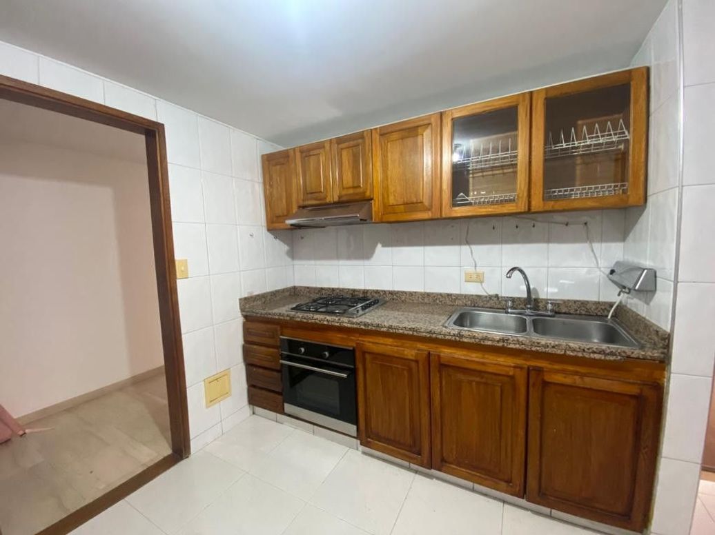 Apartamento de 5 alcobas en venta en Santa Barbara Occidental, Bogotá, 172 m² · foto 11 de 15