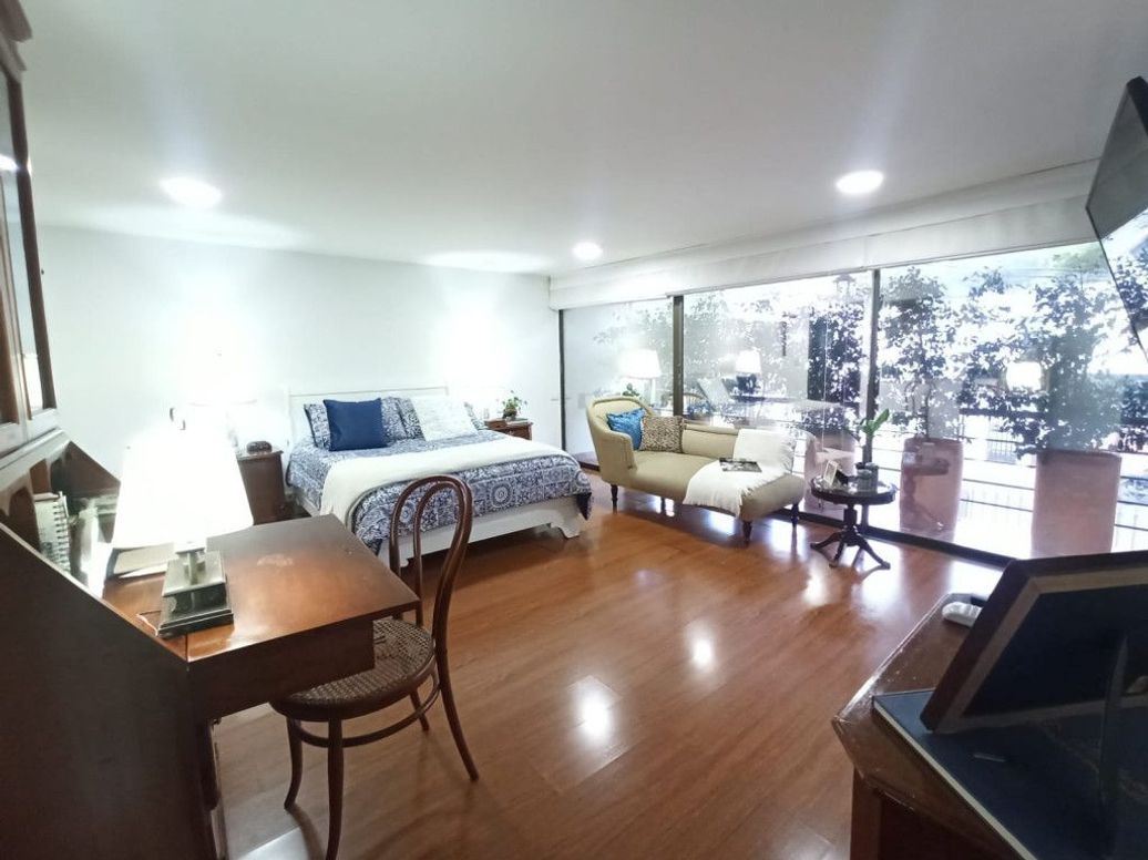Casa de 5 alcobas en venta en Santa Ana Occidental, Bogotá, 550 m² · foto 5 de 18