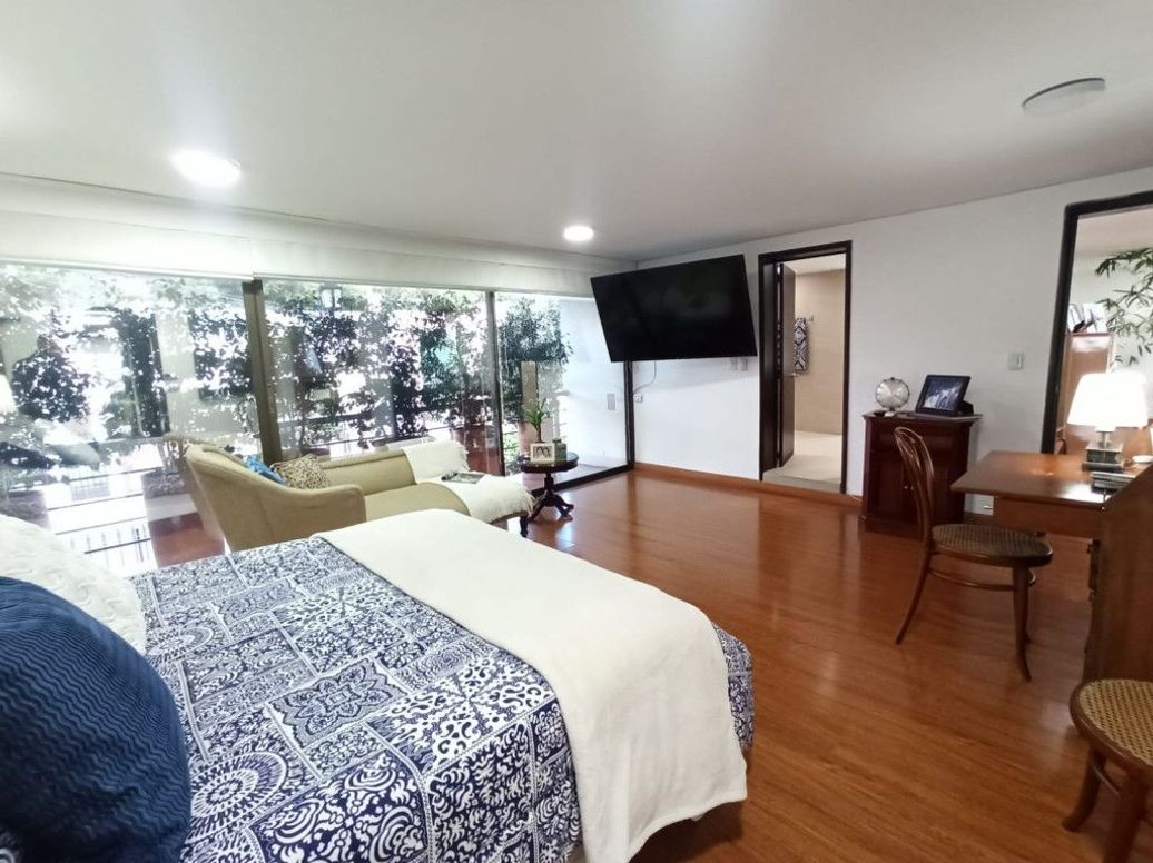Casa de 5 alcobas en venta en Santa Ana Occidental, Bogotá, 550 m² · foto 6 de 18