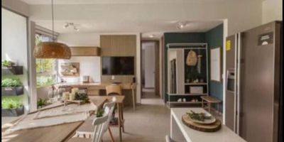 Apartamento en venta en Rionegro, Antioquia, ubicado en el barrio Santa Ana. Este inmueble de 49.20 m² construidos se encuentra en el primer piso de una unidad residencial y cuenta con 2 habitaciones, 2 baños y 1 parqueadero. Con un precio de $250.000.000, se entrega en obra negra, lo que permite personalizar cada detalle a su preferencia. Estrato 4. Interesado en conocer más sobre este apartamento en Rionegro? Contáctenos vía WhatsApp, ""quiero que me contacten"" o ""ver teléfonos"".