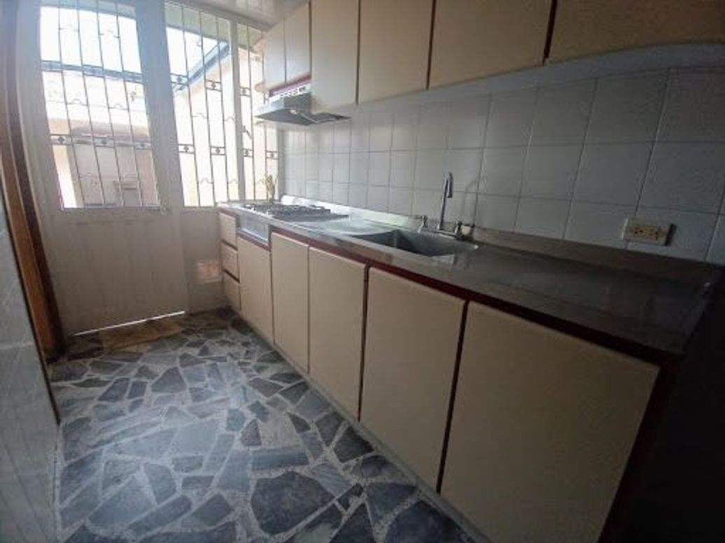 Casa de 3 alcobas en venta en Normandia Occidental, Bogotá, 200 m² · foto 4 de 20