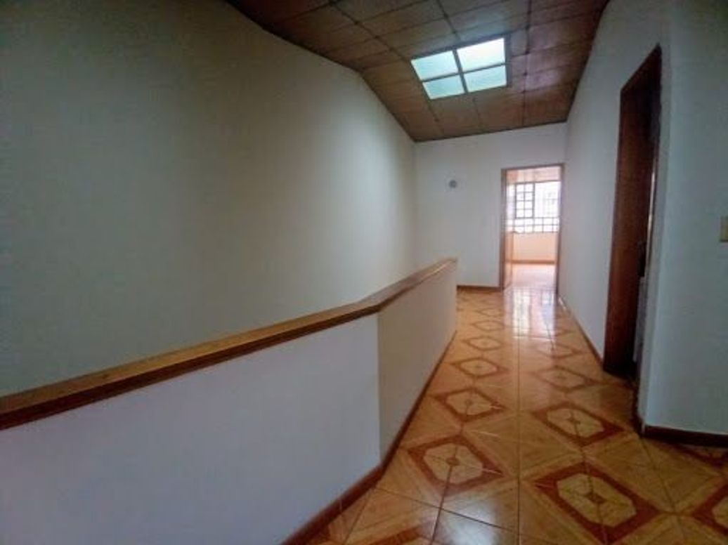 Casa de 3 alcobas en venta en Normandia Occidental, Bogotá, 200 m² · foto 18 de 20