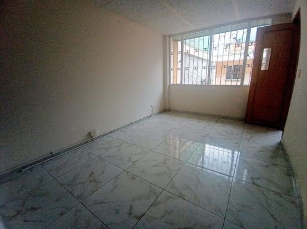 Casa de 3 alcobas en venta en Normandia Occidental, Bogotá, 200 m² · foto 9 de 20
