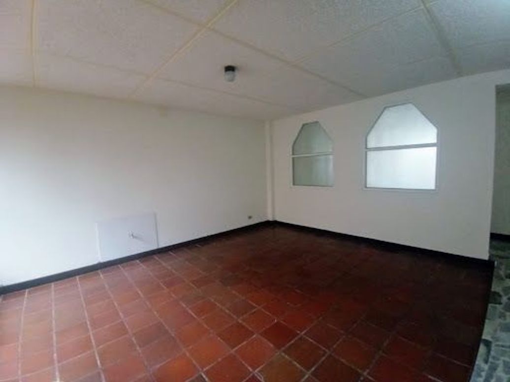 Casa de 3 alcobas en venta en Normandia Occidental, Bogotá, 200 m² · foto 6 de 20