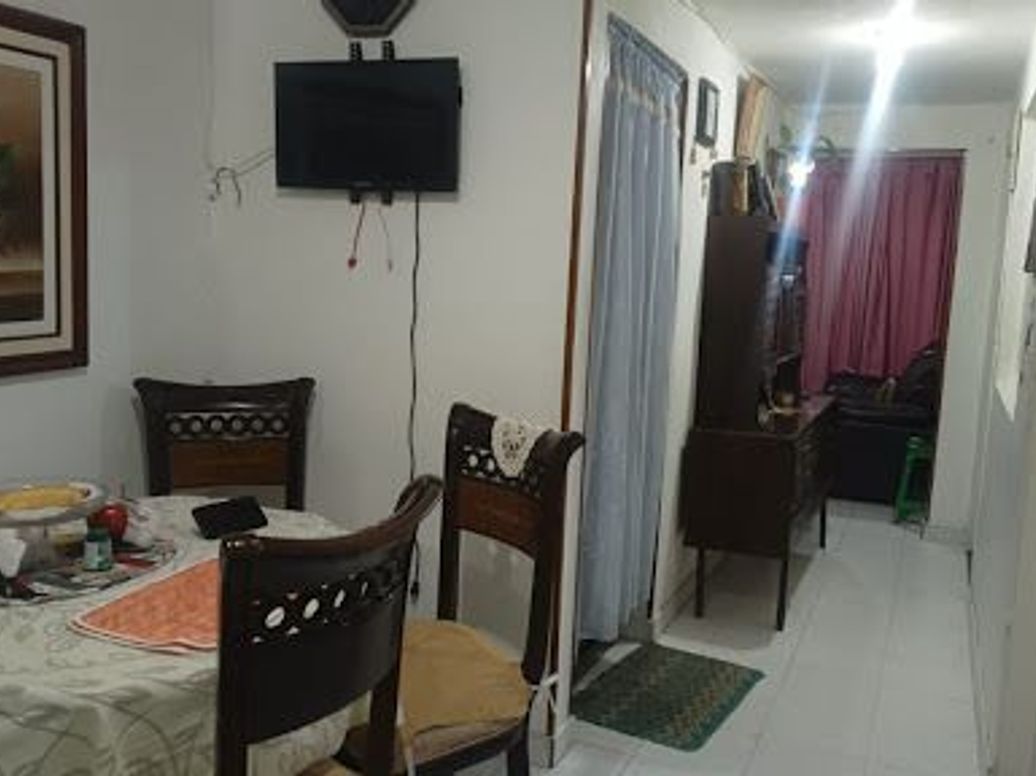 Casa de 6 alcobas en venta en Engativa Centro, Bogotá, 247 m² · foto 2 de 17