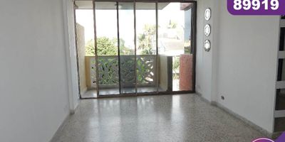 Apartamento en venta en la ciudad de Barranquilla ubicado en el barrio Altos de riomar, en un edificio con vigilancia privada las 24 Horas y zonas sociales de entretenimiento, el edificio cuenta con 4 pisos,  el apartamento se encuentra ubicado en el piso 3, con un área aproximada de 87 mt2, distribuidos en 2 habitaciones, 1 baño, sala-comedor, cocina integral, zona de labores y 1 parqueadero asignado, lado sombra, buena distribución en sus áreas con buenos y modernos acabados, es fresco y acogedor, su entorno es tranquilo, residencial con cómodas vías de acceso y facilidad al transporte publico cercano, sobre el sector puede encontrar, parques, supermercados, restaurantes y centro comercial.
