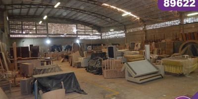 Local en arriendo en Vía 40 en la Ciudad de Barranquilla, ubicación estratégica, con buenas vías de acceso, cerca de puertos y vías importantes de comunicación como la circunvalar y el corredor portuario; en el sector se encuentran ubicadas grandes y reconocidas compañías a nivel nacional e internacional y facilidad de rutas de transporte público. La bodega cuenta con un área construida aproximada de 141 m2, cuenta con un uso del suelo Polígono C-RIB.